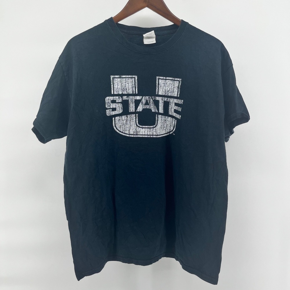 Gildan Utah State University Aggies T-Shirt Black Distressed Graphic Mens Large